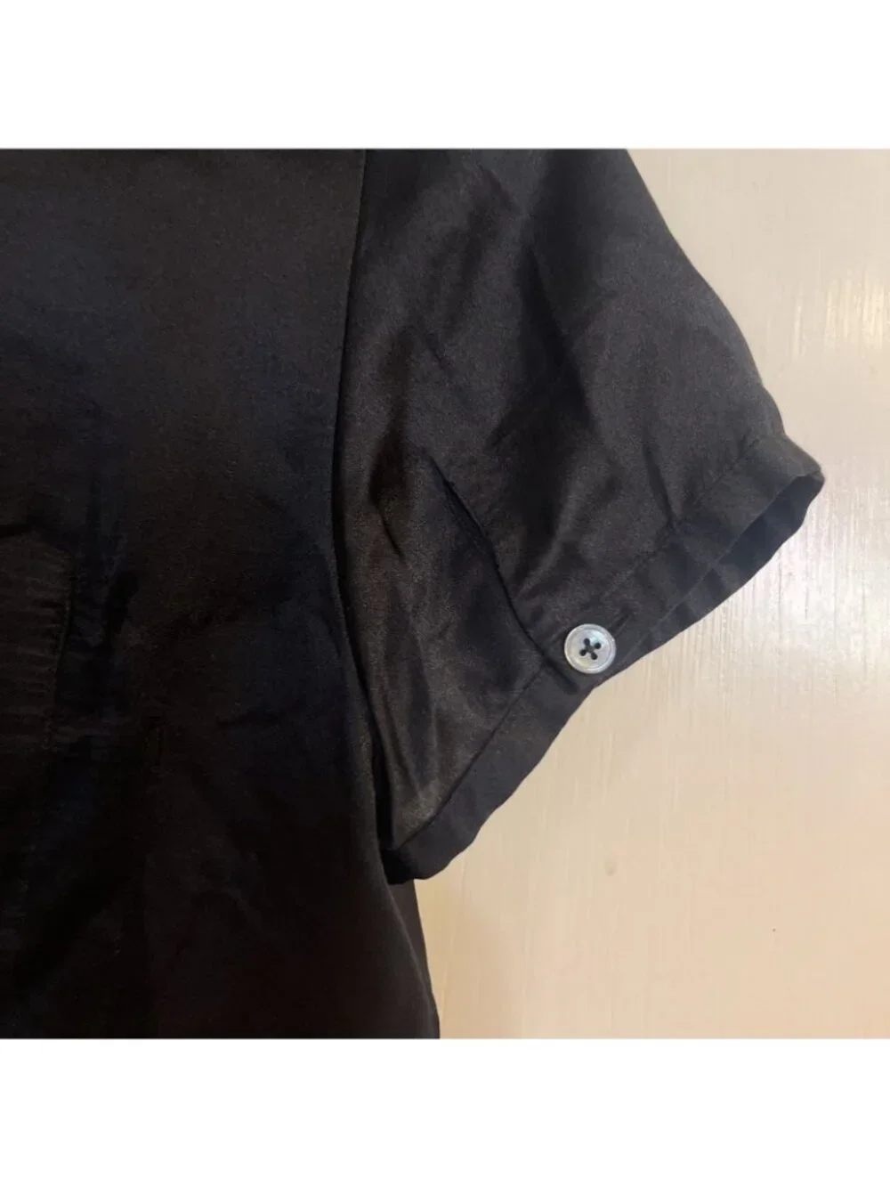 Banana Republic Black Pintuck Short Sleeve Blouse Ruffle Silk Women’s S Elegant
